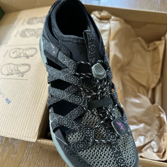 Chaco Women's Black and Gray Shoes - Picture 3 of 5